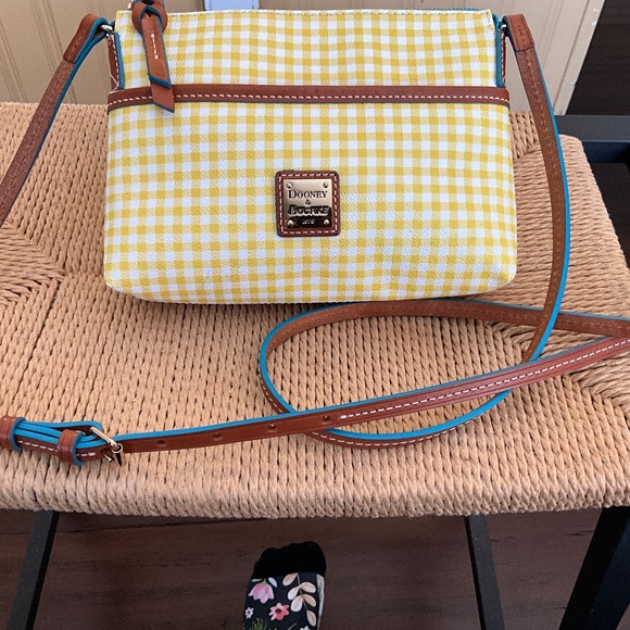 Dooney&bourke yellow/white check crossbody bag - Picture 1 of 2